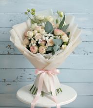 Букет цветов из:  Розы и Лизиантусы в Дарьино