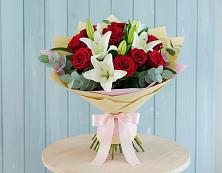 Букет цветов из:  Лилии и Розы в Дарьино