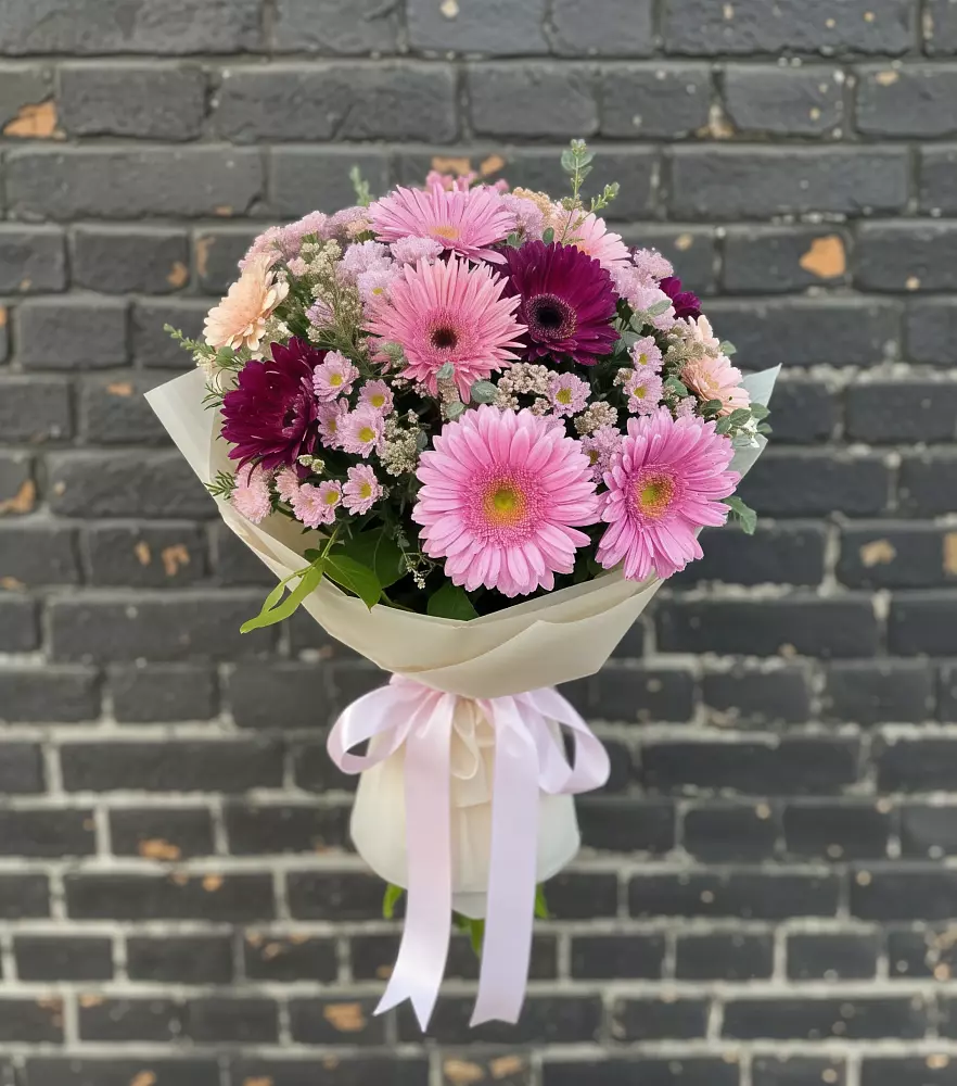 Букет цветов из: Герберы и Хризантемы в Дарьино