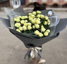 Букет Белые кустовые розы Солинеро в Дарьино