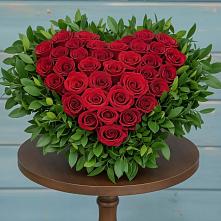 Цветочная композиция из Розы в виде сердца в Дарьино