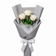 Букет 3 белые розы в Дарьино