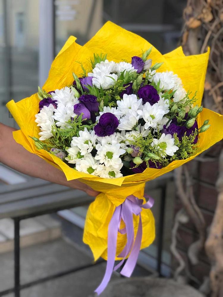 Букет цветов из: Ирисы, Хризантемы и Ромашки в Дарьино