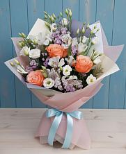 Букет цветов из:  Лизиантусы, Розы, Альстромерии и Гипсофила в Дарьино