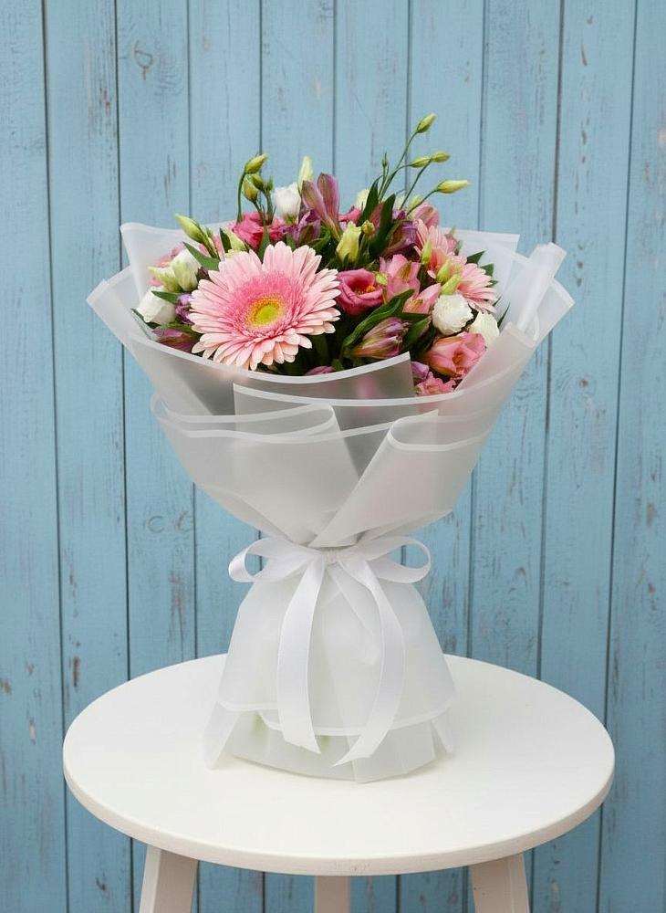 Букет цветов из: Герберы, Альстромерии и Лизиантусы в Дарьино