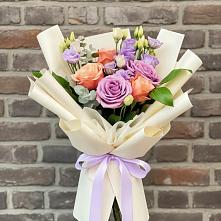 Букет цветов из:  Лизиантусы и Розы в Дарьино