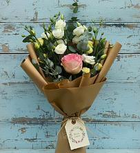 Букет цветов из:  Розы и Лизиантусы в Дарьино