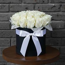 Цветочная композиция из Розы в шляпной коробке в Дарьино