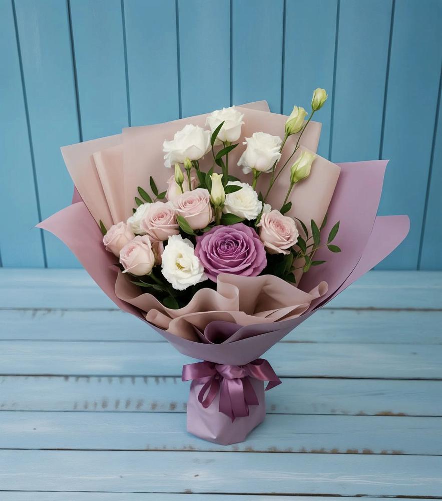 Букет цветов из: Розы и Лизиантусы в Дарьино